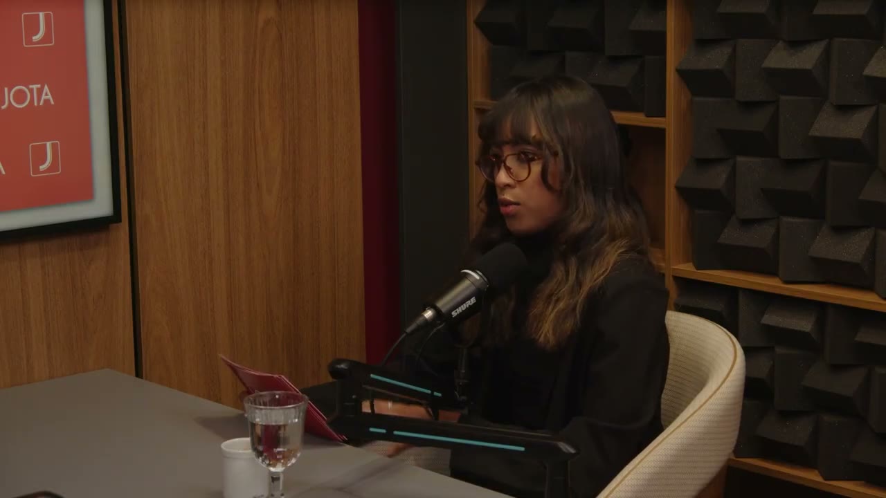 Mirielle Carvalho faz a pergunta sobre quem responde pelo algoritmo?